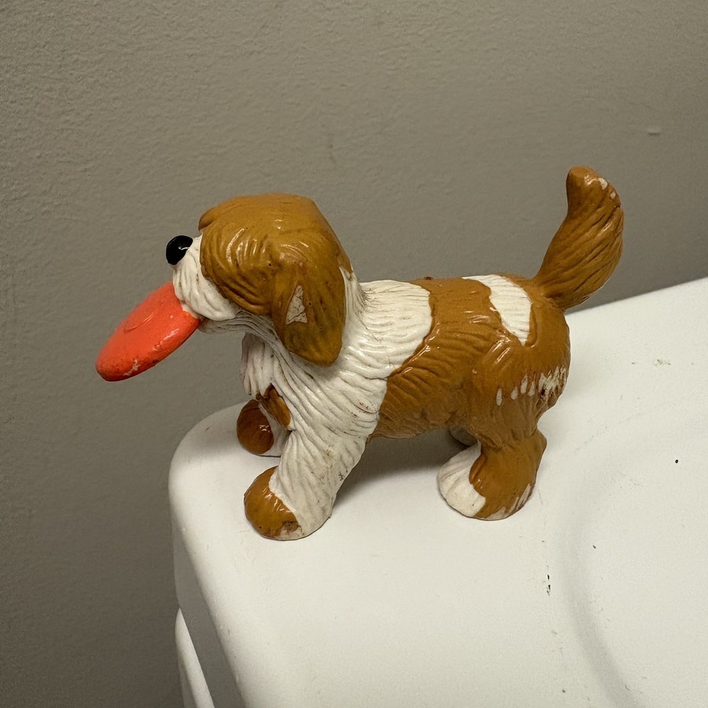 Vtg Sesame Street Jim Henson Barkley 2" Action Figure Puppy Dog Holding Frisbee